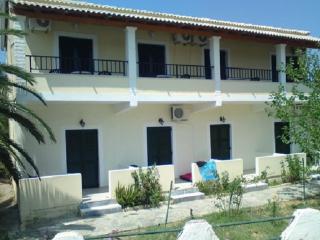 Rose Garden Rooms - Moraitika - 0