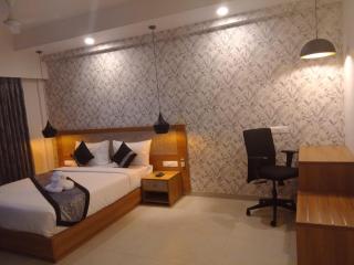 Parkwood Suites Kadubeesanahalli-Fully Vaccinated Staff - 3