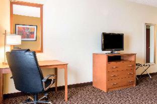 Clarion Hotel & Suites University-Shippensburg - Shippensburg - 2