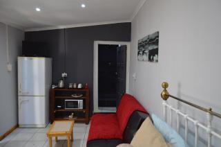 A & R Guesthouse - 7