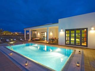 Charming Villa in Playa Blanca with Private Pool - Playa Blanca - 5