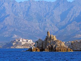 Maison de Vacances Enchantée à Calvi avec Vue sur Mer et Montagne - Calvi - 4