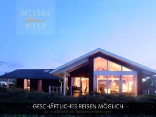 Schwarzes Holzferienhaus mit Sauna -- FELDRAIN -- an der Ostsee, Zierow bei Wismar, 4-6 Personen - Zierow - 0