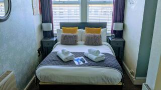 Ebor Lodge - Eastbourne - 3