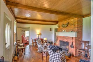 Historic Ottawa Lake House Deck, Barn and 96 Acres! - Sylvania - 3