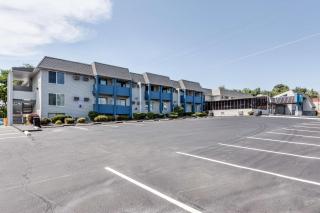 Days Inn & Suites by Wyndham Spokane - Spokane - 9