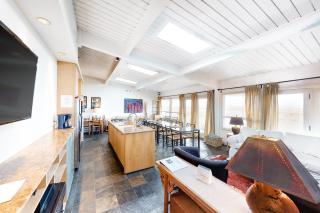 Captain's Quarters - 1