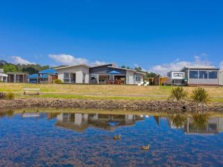 Lake on Scott - Cooks Beach Holiday Home - Cooks Beach - 0