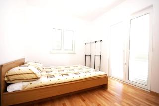 Spacious apartment in Žrnovo with shared pool 100 m² - 6