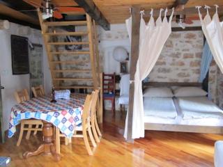 Seaside Apartment in Betina - Betina - 3