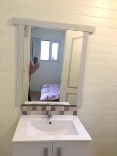 Charmant bungalow à Hell-Bourg avec vue sur montagnes et jardin - 2