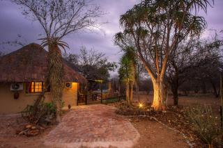 Khaya Umdani Guest Houses - Marloth Park - 8