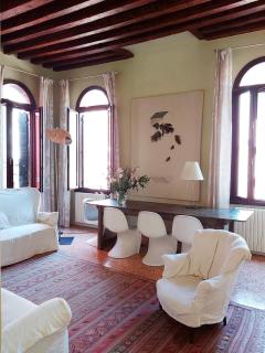 GORGEOUS VENETIAN APARTMENT WITH CANAL VIEW - Venice - 1