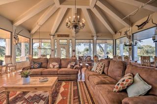 Lakefront Wallis Ranch with Private Beach and Patio! - 7