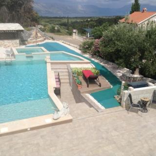 Villa Tamara,3 heated Pools, Entire Villa for sole use - Škrip - 6