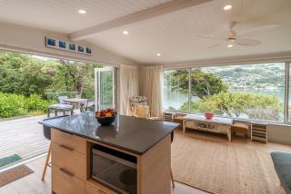 Otahuahua - Akaroa Holiday Home - Takamatua Bay - 5
