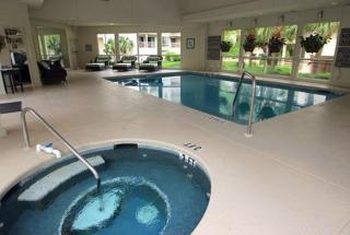 New Furniture New Paint New King Bed Master 2 Queens Bikes & Beach Gear included - 8