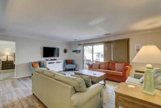 523 Queens Grant Big Comfortable Couch 75 In Smart TV 2 Kings Queen & Twin Sleeper Sofa Free Wifi - Hilton Head Island - 7