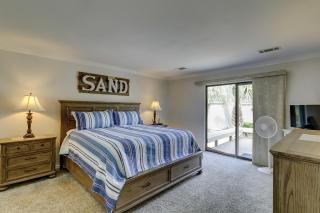 523 Queens Grant Big Comfortable Couch 75 In Smart TV 2 Kings Queen & Twin Sleeper Sofa Free Wifi - Hilton Head Island - 3