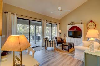2 BR Lakeviews new furniture King 2 Twins Fold Out Bikes & Beach Gear included - Hilton Head Island - 1