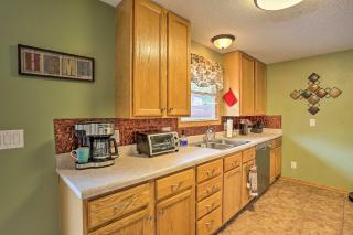 Rapid City Home - Walk to Canyon Lake Park - 1