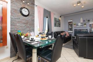 Apartments Neppa - Postira - 2
