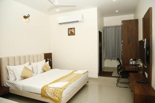 Hotel Manas Plus - Khandwa - 5