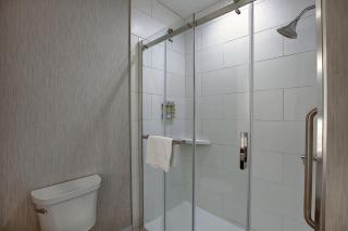 Holiday Inn Express Airport Calgary by IHG - 1