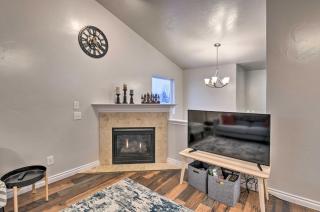 Cozy Anchorage Townhome Less Than Half Mile to Jewel Lake! - Anchorage - 6