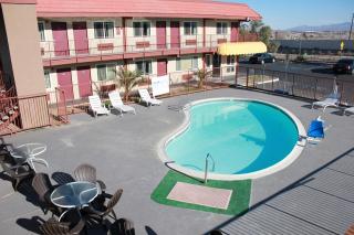 Days Inn by Wyndham Barstow - 2