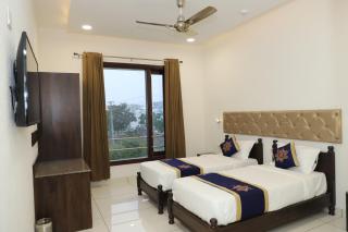 Clover Inn - Udaipur - 7