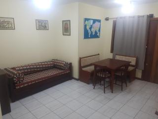 1 quarto a uma quadra da praia - 9