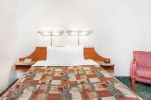 Motel 6 Barstow, CA I15 and Lenwood Road - Barstow - 5