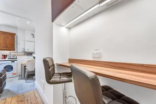 Groves 4 bedroom, Shepherds Bush - 4