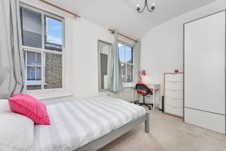 Groves 4 bedroom, Shepherds Bush - 8