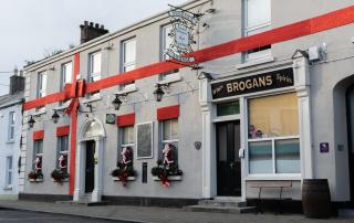 Brogans Bar & Hotel - Trim - 4