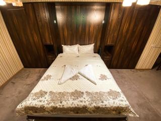 BUDGET HOTEL and HOSTEL - 4