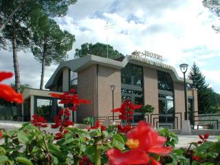 Hotel Dimora Adriana - Tivoli - 0