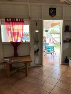 Studio cosy aux Abymes, piscine et jardin, 25 m² - 4