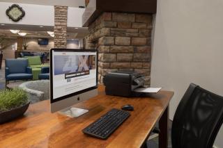 Holiday Inn Express Hotel & Suites Littleton by IHG - Littleton - 1