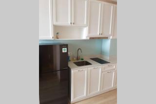 Homy 2 BR Apartment near Shopping Malls - Jakarta - 1