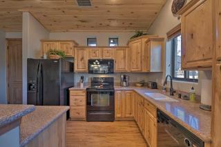 Spacious and Lovely Getaway with Deck in Show Low! - 3