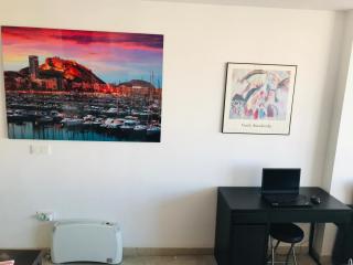 Beach Suite, city & mountain view - Alicante - 5