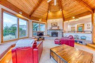 Beachside Getaway - Rockaway Beach - 7