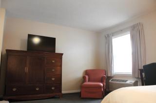 Alpine Inn & Suites Rockford - 1