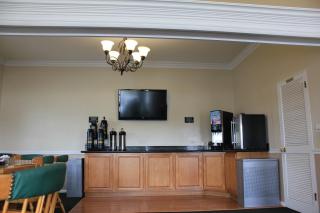 Alpine Inn & Suites Rockford - 5