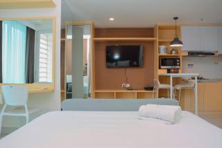 Grand Kamala Lagoon Studio Apartment with Modern Interior By Travelio - 9