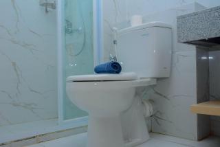 Grand Kamala Lagoon Studio Apartment with Modern Interior By Travelio - 6