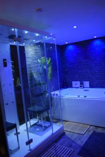 SPA privatif Love room, Le Hammam et Bulles, chez Nuits Chartraines - 2