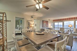 Condo with Balcony in Fairfield Bay Near Marina - Fairfield Bay - 4